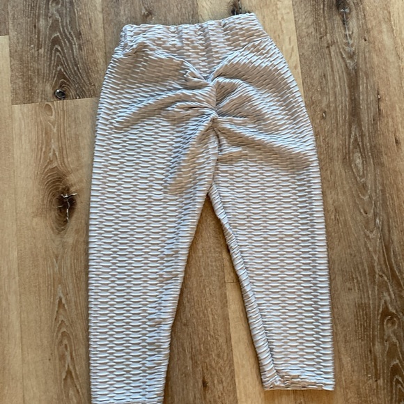 Capris - Picture 2 of 2